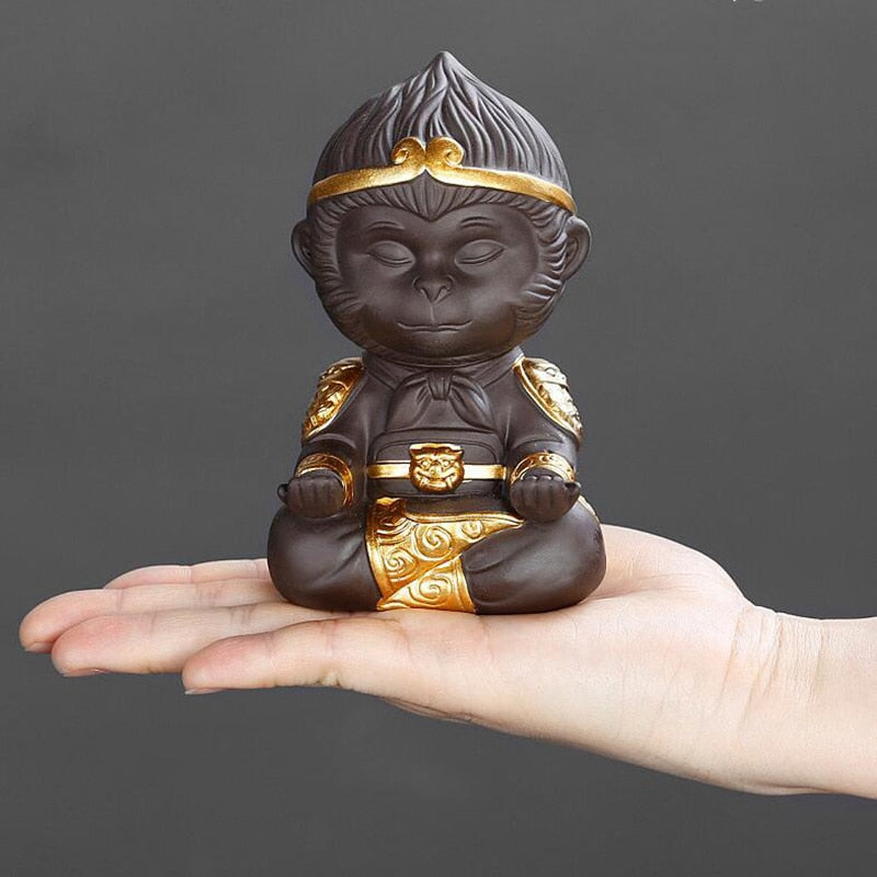 Chinese Purple Clay Kung Fu Tea Set Tea Pet Monkey King for Home Tea Tray Decoration Tea Tray Sun Wukong Statues Sculptures